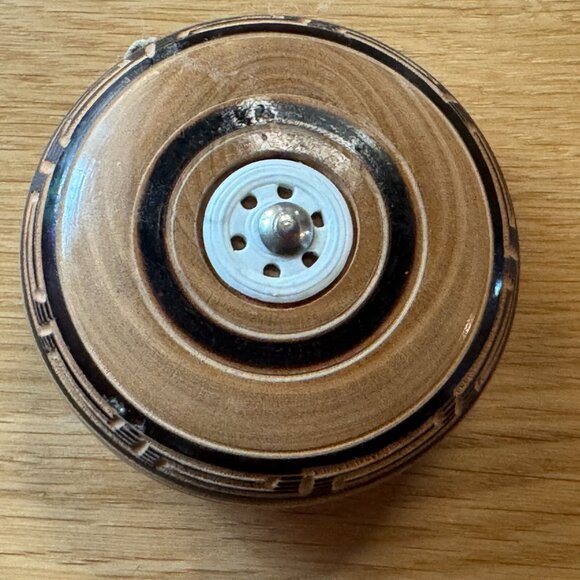 Yo-Yo, Wooden/Carved - Picture 3 of 10